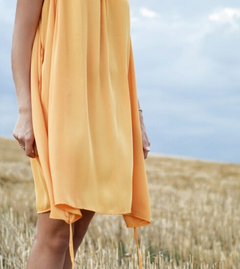 Sukienka ekologiczna: jak zrobić zrównoważoną modę