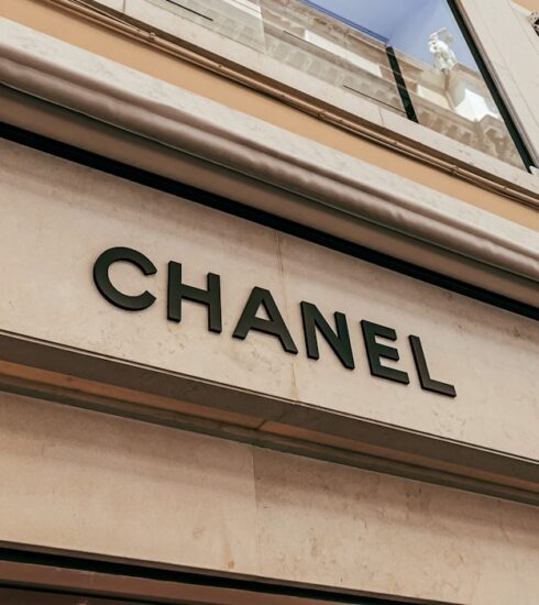 Kwiaty Chanel: jak zrobić eleganckie dodatki krok po kroku