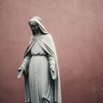 Jak zrobić strój zakonnicy? Przewodnik po klasycznej elegancji